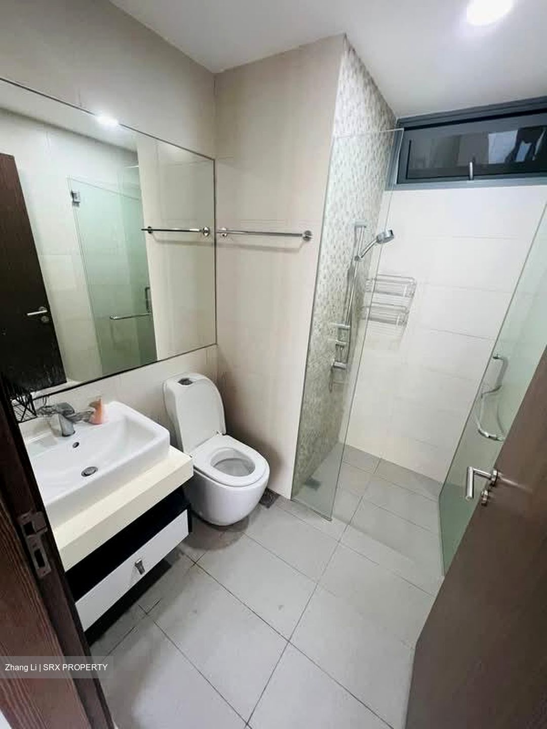 Suites 28 (D14), Apartment #558505581